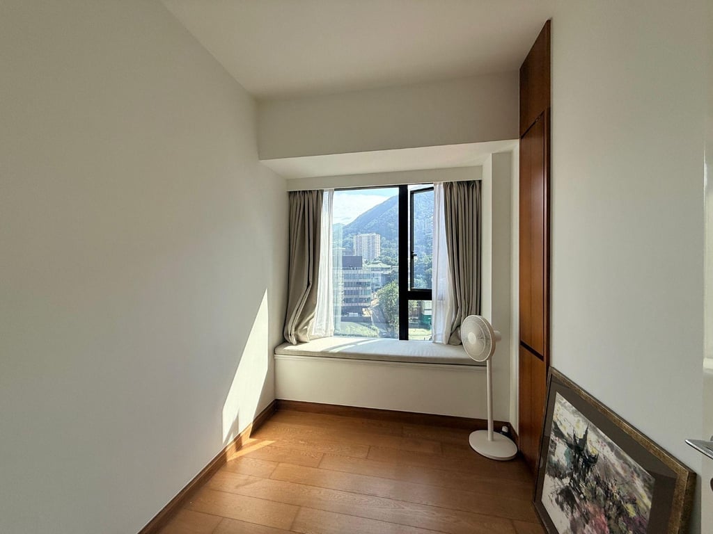 https://img.propertyraptor.com/cdn-cgi/imagedelivery/KD5bF_AFL0JDTbKLWF7z9g/ap8/ap8_001/hornet/prp/img/1aad2a932327e50017e39a18d256944c-wtm.jpg/public