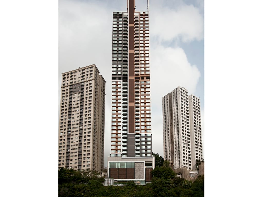 https://img.propertyraptor.com/cdn-cgi/imagedelivery/KD5bF_AFL0JDTbKLWF7z9g/ap8/ap8_001/hornet/prp/img/1ab10055d7a7aedd56f609c6d588c4a8.jpg/public