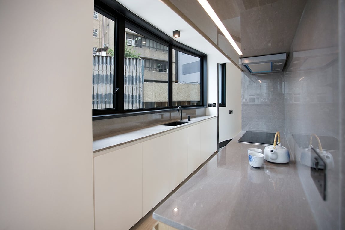 https://img.propertyraptor.com/cdn-cgi/imagedelivery/KD5bF_AFL0JDTbKLWF7z9g/ap8/ap8_001/hornet/prp/img/1b21c2f1ef6ff742dbf58e668f73f542-wtm.jpg/public