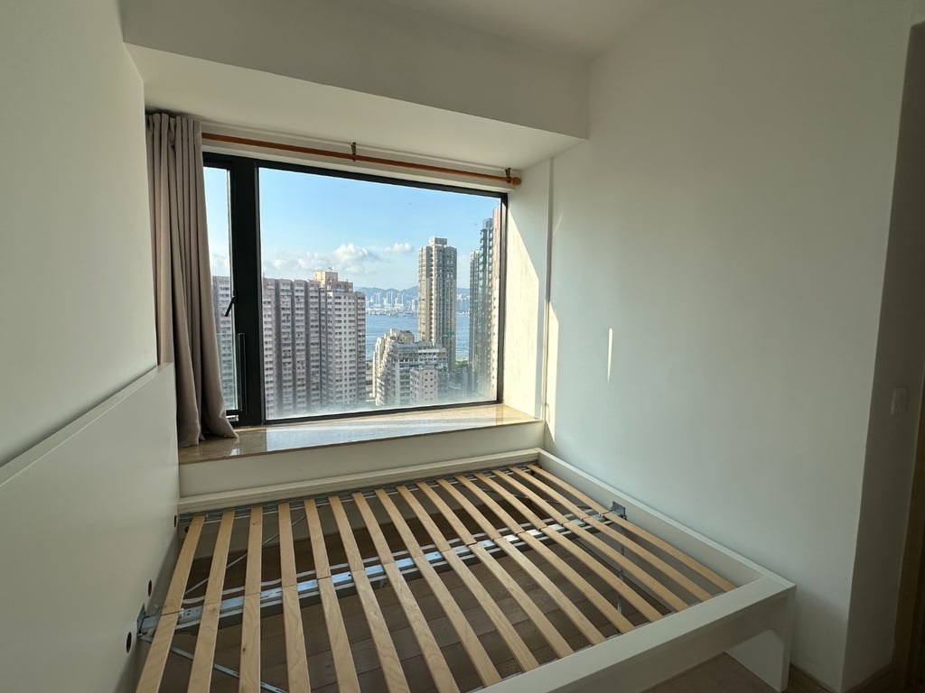 https://img.propertyraptor.com/cdn-cgi/imagedelivery/KD5bF_AFL0JDTbKLWF7z9g/ap8/ap8_001/hornet/prp/img/1b7fbe32e30a5dc48f9ef40def1921e6-wtm.jpg/public