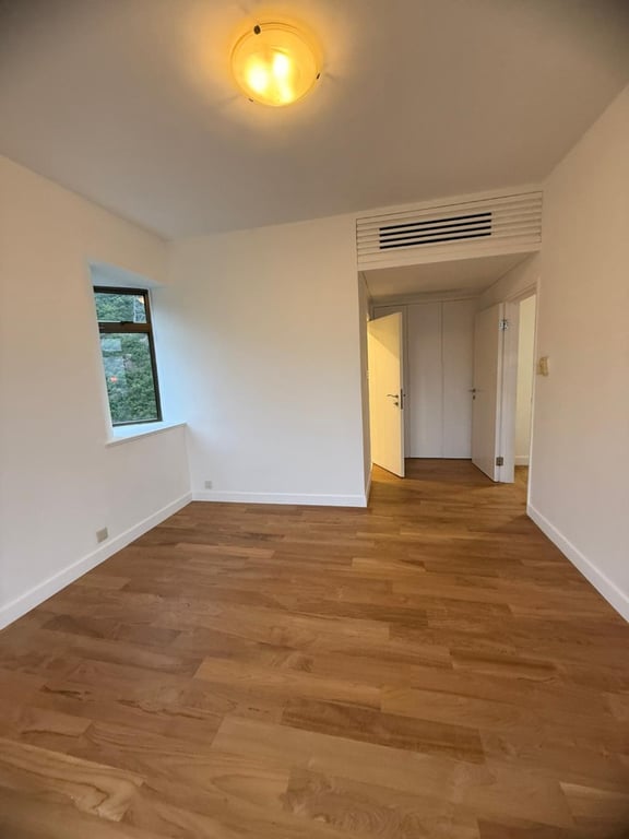 https://img.propertyraptor.com/cdn-cgi/imagedelivery/KD5bF_AFL0JDTbKLWF7z9g/ap8/ap8_001/hornet/prp/img/1ba9bd4348a119c6f46f3e0bde31145c-wtm.jpg/public