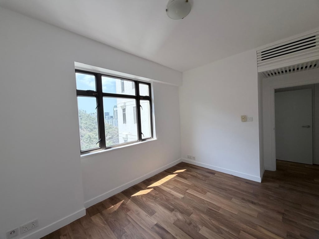 https://img.propertyraptor.com/cdn-cgi/imagedelivery/KD5bF_AFL0JDTbKLWF7z9g/ap8/ap8_001/hornet/prp/img/1bc881506d6076f228b65f7a4b8d9cb9-wtm.jpg/public