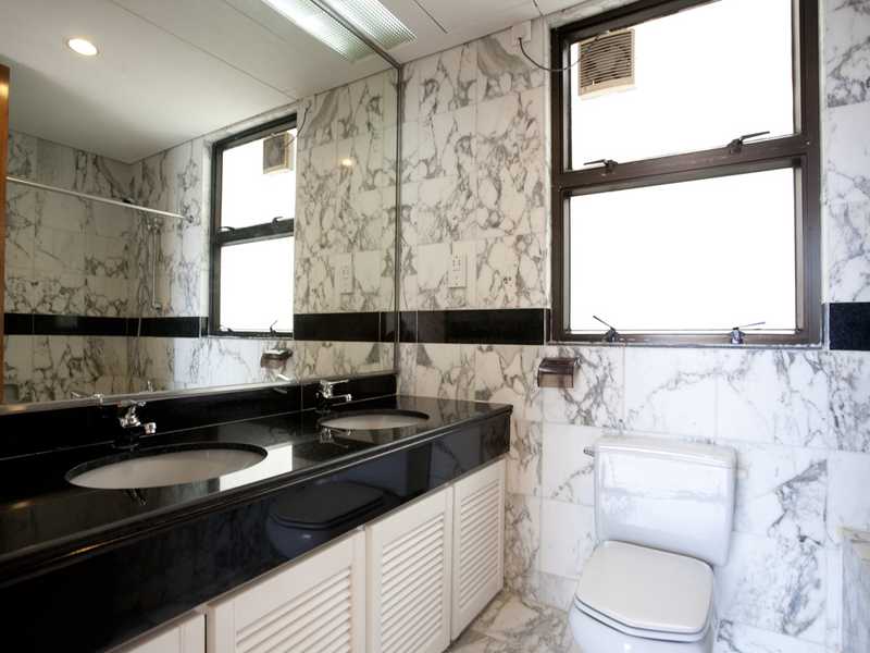 https://img.propertyraptor.com/cdn-cgi/imagedelivery/KD5bF_AFL0JDTbKLWF7z9g/ap8/ap8_001/hornet/prp/img/1c2605a32cae3123665cc2ac50cd6bee.jpg/public