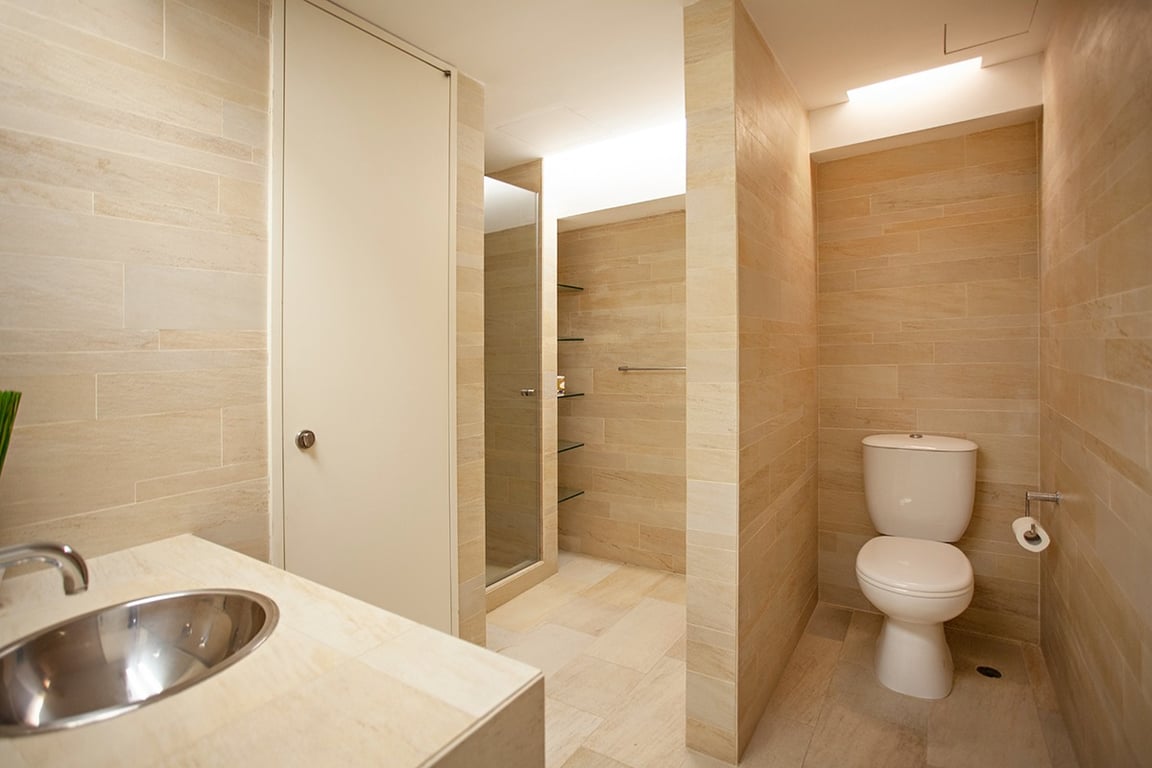 https://img.propertyraptor.com/cdn-cgi/imagedelivery/KD5bF_AFL0JDTbKLWF7z9g/ap8/ap8_001/hornet/prp/img/1c432df5bf24f241204b621f31402c90-wtm.jpg/public