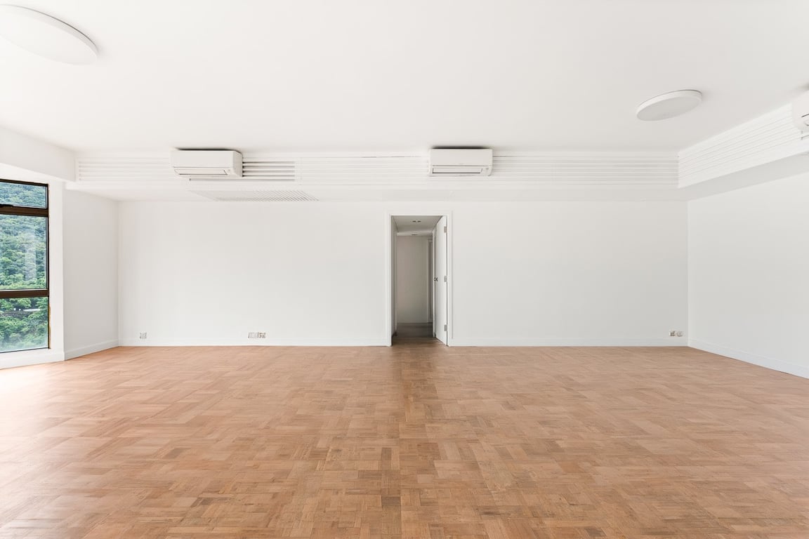 https://img.propertyraptor.com/cdn-cgi/imagedelivery/KD5bF_AFL0JDTbKLWF7z9g/ap8/ap8_001/hornet/prp/img/1c54af58725d1026aa62a740aa7fa69d-wtm.jpg/public