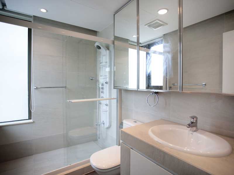 https://img.propertyraptor.com/cdn-cgi/imagedelivery/KD5bF_AFL0JDTbKLWF7z9g/ap8/ap8_001/hornet/prp/img/1c6c6d44cc9c847965de9954bce8600c.jpg/public