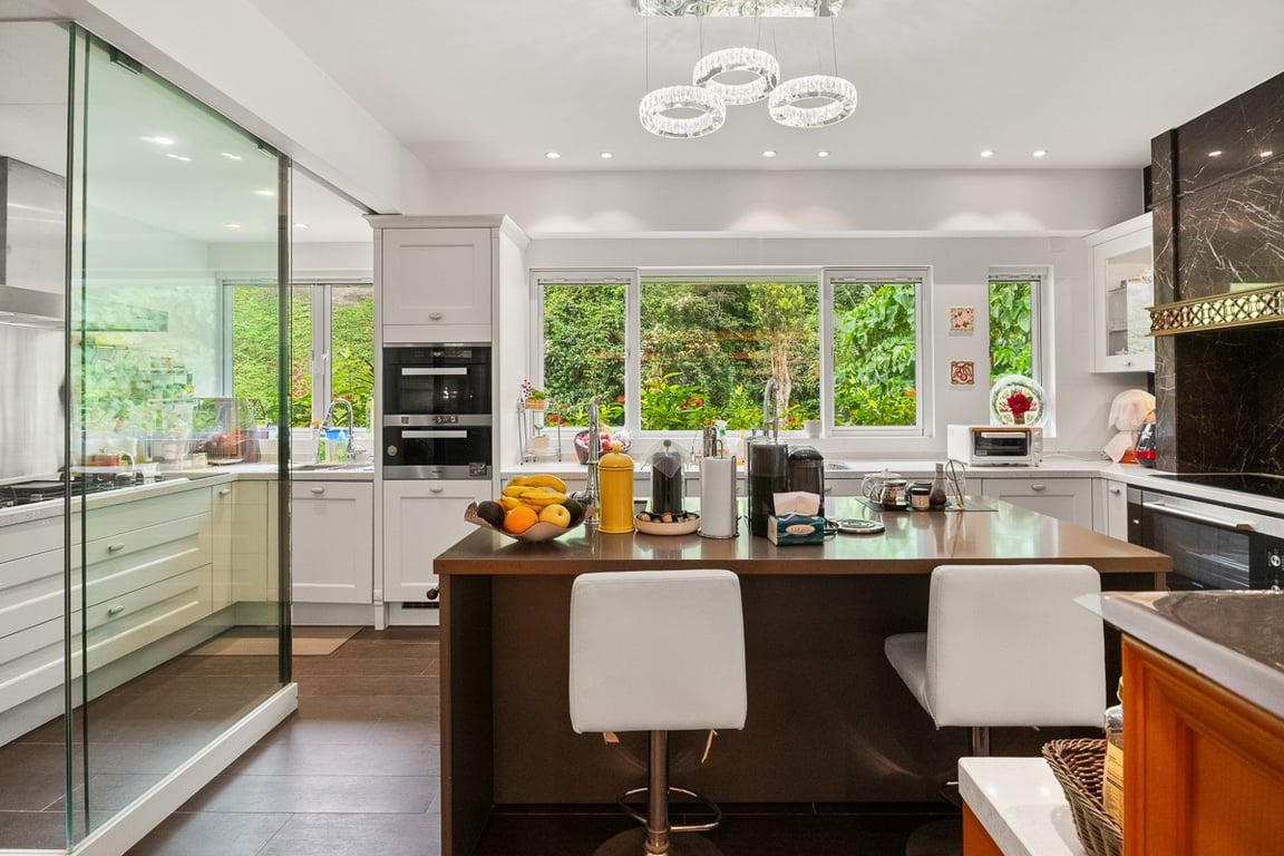 https://img.propertyraptor.com/cdn-cgi/imagedelivery/KD5bF_AFL0JDTbKLWF7z9g/ap8/ap8_001/hornet/prp/img/1cb728431ad737055b6216a6ef788f3c-wtm.jpg/public