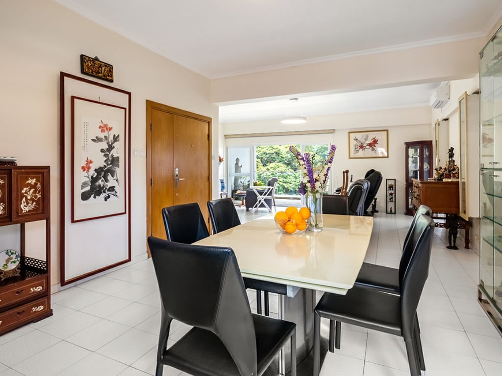 https://img.propertyraptor.com/cdn-cgi/imagedelivery/KD5bF_AFL0JDTbKLWF7z9g/ap8/ap8_001/hornet/prp/img/1cc5ef2e0f1ce807f856b07ac466e9cb.jpg/public