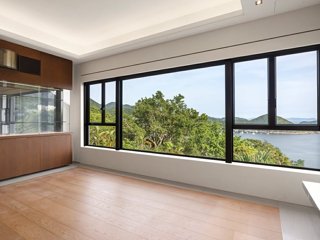 https://img.propertyraptor.com/cdn-cgi/imagedelivery/KD5bF_AFL0JDTbKLWF7z9g/ap8/ap8_001/hornet/prp/img/1ccfc92a95b6c043a249c01c08909d9e.jpg/public