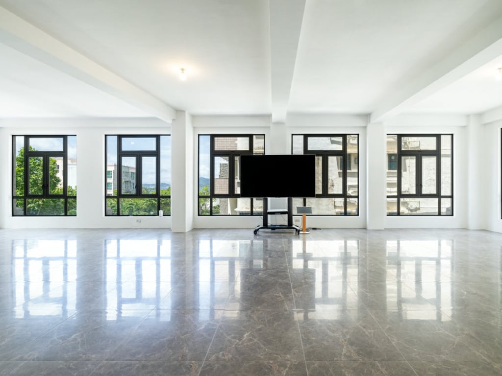 https://img.propertyraptor.com/cdn-cgi/imagedelivery/KD5bF_AFL0JDTbKLWF7z9g/ap8/ap8_001/hornet/prp/img/1d39c212a4dab64fb7f26ba97f6aa8e4.jpg/public