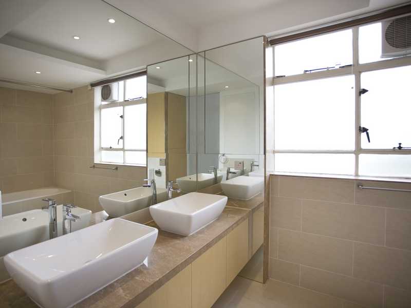 https://img.propertyraptor.com/cdn-cgi/imagedelivery/KD5bF_AFL0JDTbKLWF7z9g/ap8/ap8_001/hornet/prp/img/1d865f35d34e6a15e360068bc2791b03.jpg/public