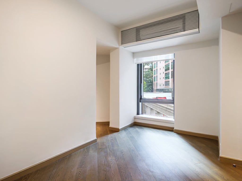 https://img.propertyraptor.com/cdn-cgi/imagedelivery/KD5bF_AFL0JDTbKLWF7z9g/ap8/ap8_001/hornet/prp/img/1d8f0397395a211923c7b4ef30e64c94.jpg/public
