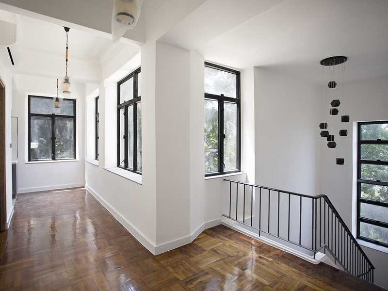 https://img.propertyraptor.com/cdn-cgi/imagedelivery/KD5bF_AFL0JDTbKLWF7z9g/ap8/ap8_001/hornet/prp/img/1db1d7c856218478f3aa47fdc12e76cf.jpg/public