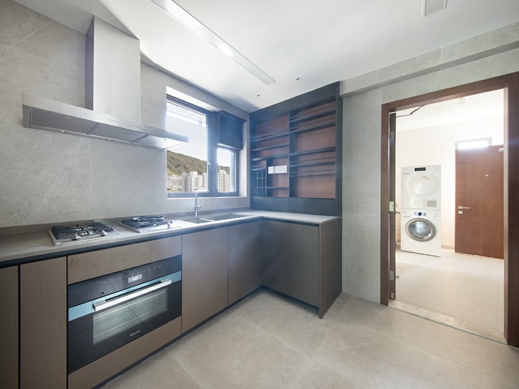 https://img.propertyraptor.com/cdn-cgi/imagedelivery/KD5bF_AFL0JDTbKLWF7z9g/ap8/ap8_001/hornet/prp/img/1dbbf5a39d5e4a4f5613ece3b9f5441b-wtm.jpg/public