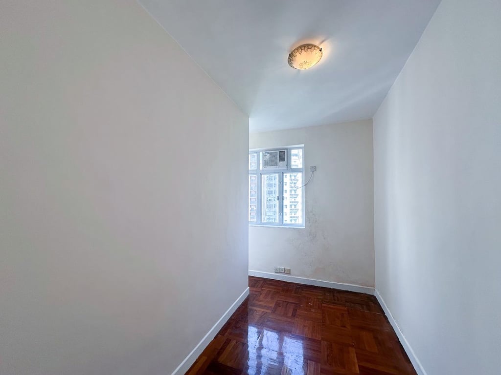 https://img.propertyraptor.com/cdn-cgi/imagedelivery/KD5bF_AFL0JDTbKLWF7z9g/ap8/ap8_001/hornet/prp/img/1dc8830763ca796bdd68295e7e000b7e-wtm.jpg/public