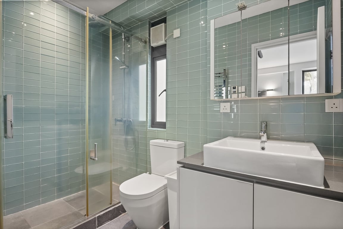 https://img.propertyraptor.com/cdn-cgi/imagedelivery/KD5bF_AFL0JDTbKLWF7z9g/ap8/ap8_001/hornet/prp/img/1de3609dc8dcc18a297f80689ed1de90-wtm.jpg/public