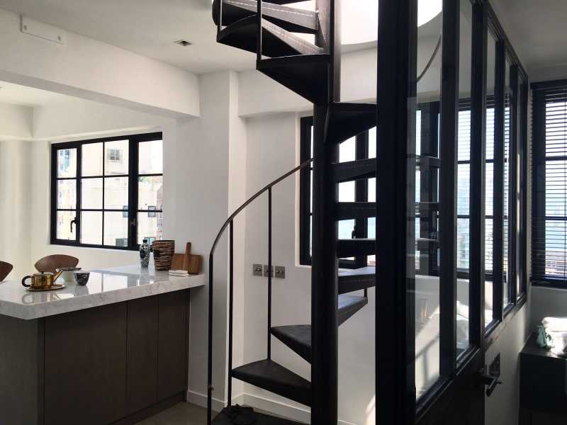 https://img.propertyraptor.com/cdn-cgi/imagedelivery/KD5bF_AFL0JDTbKLWF7z9g/ap8/ap8_001/hornet/prp/img/1e031193cf49ed25814093b358719e96.jpg/public
