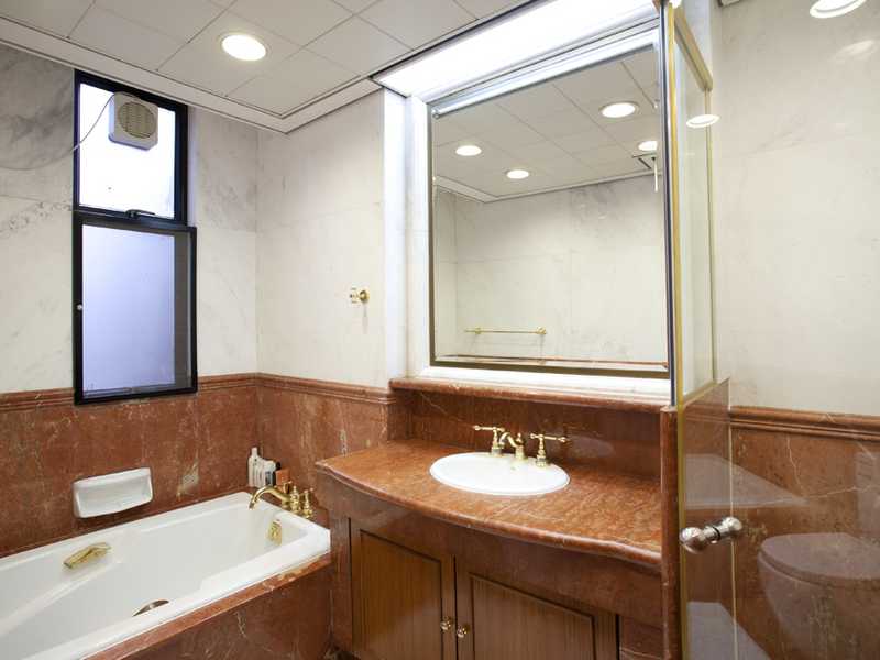 https://img.propertyraptor.com/cdn-cgi/imagedelivery/KD5bF_AFL0JDTbKLWF7z9g/ap8/ap8_001/hornet/prp/img/1e15ca199df7721eafef1ce940f63862.jpg/public