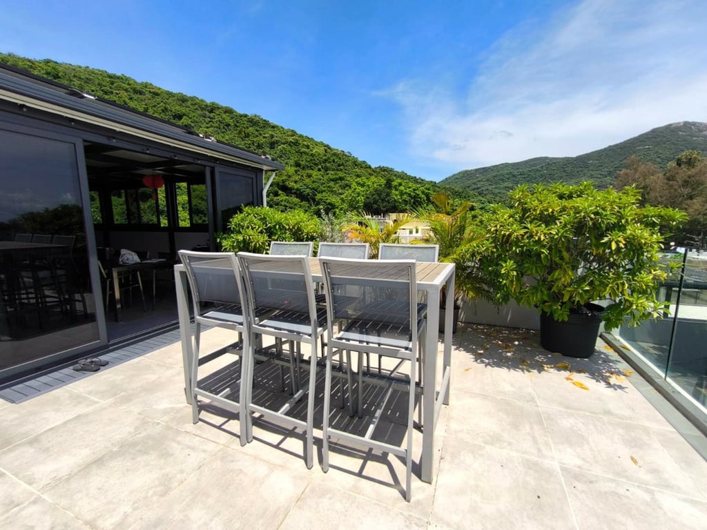 https://img.propertyraptor.com/cdn-cgi/imagedelivery/KD5bF_AFL0JDTbKLWF7z9g/ap8/ap8_001/hornet/prp/img/1e2dc22054d020fd46fdd76c41cedcd4.jpg/public