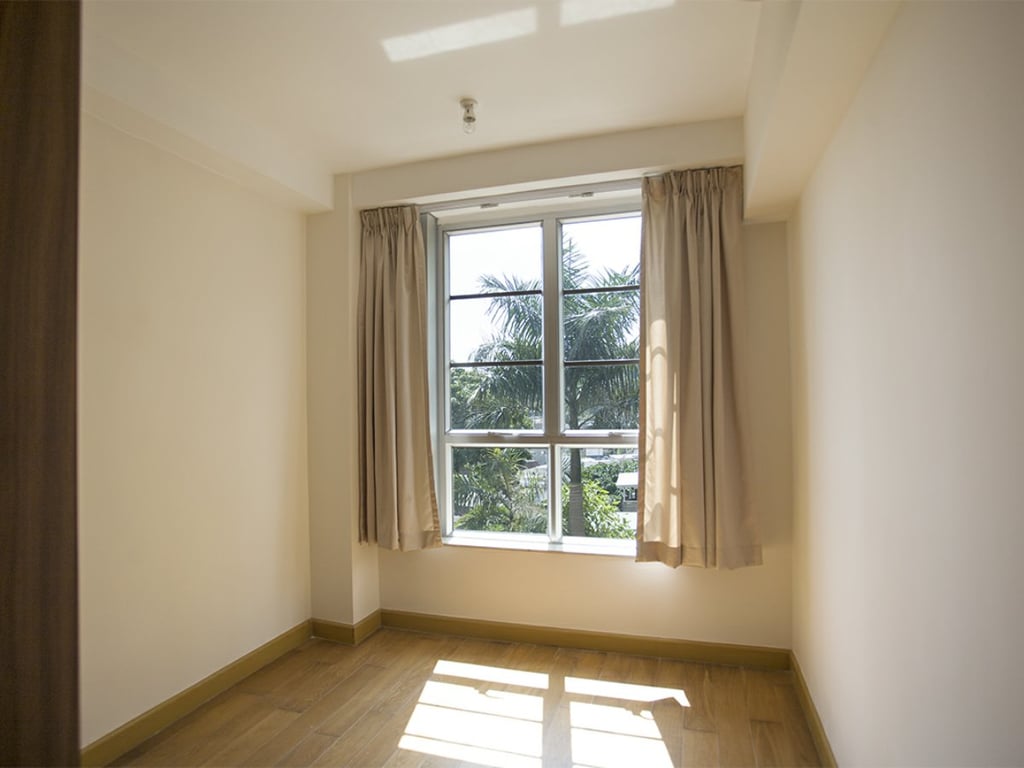 https://img.propertyraptor.com/cdn-cgi/imagedelivery/KD5bF_AFL0JDTbKLWF7z9g/ap8/ap8_001/hornet/prp/img/1e699d1c4ba0c56a411929f5b56009fc.jpg/public