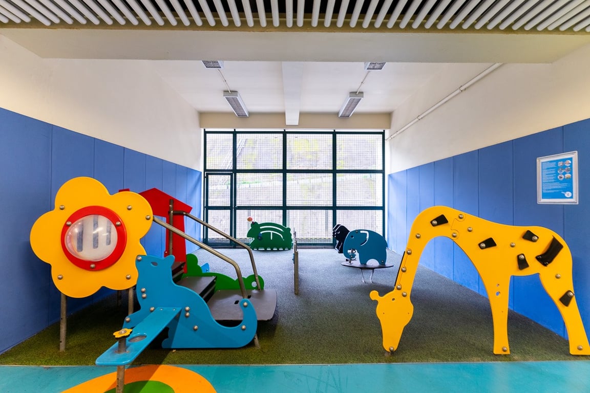 https://img.propertyraptor.com/cdn-cgi/imagedelivery/KD5bF_AFL0JDTbKLWF7z9g/ap8/ap8_001/hornet/prp/img/1e9f32df48aebe6276f9ee4b3f96231b-wtm.jpg/public