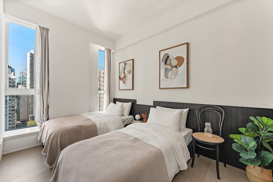 https://img.propertyraptor.com/cdn-cgi/imagedelivery/KD5bF_AFL0JDTbKLWF7z9g/ap8/ap8_001/hornet/prp/img/1ea68f0d883730153dc36279b0eeda9a-wtm.jpg/public