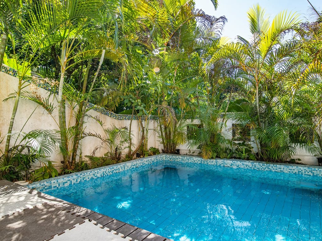 https://img.propertyraptor.com/cdn-cgi/imagedelivery/KD5bF_AFL0JDTbKLWF7z9g/ap8/ap8_001/hornet/prp/img/1eb0d6c8124f0563cff4e4d451b02db3.jpg/public