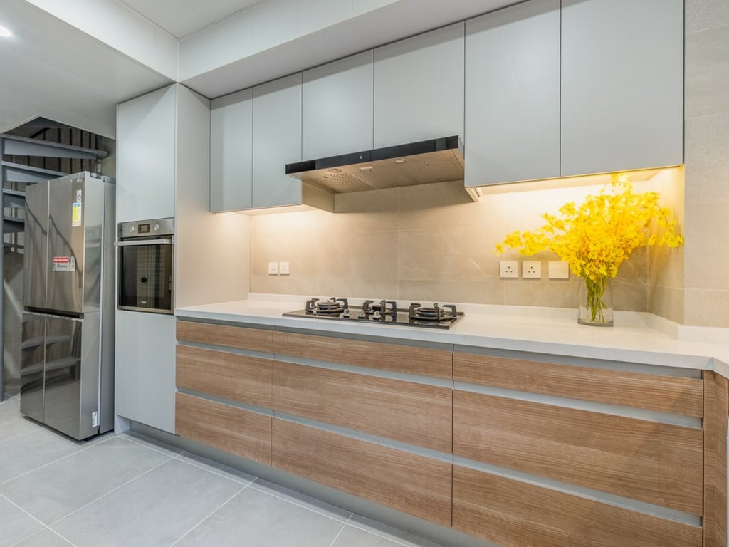 https://img.propertyraptor.com/cdn-cgi/imagedelivery/KD5bF_AFL0JDTbKLWF7z9g/ap8/ap8_001/hornet/prp/img/1ebdf05519cc0d8766789185879d4a44.jpg/public