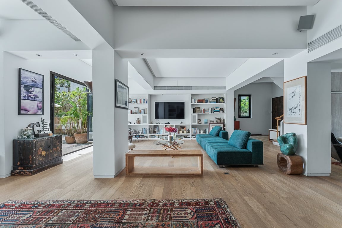 https://img.propertyraptor.com/cdn-cgi/imagedelivery/KD5bF_AFL0JDTbKLWF7z9g/ap8/ap8_001/hornet/prp/img/1ec72cb95c9e9dabbd1b039787d2c0da-wtm.jpg/public