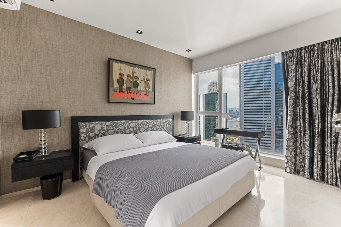 https://img.propertyraptor.com/cdn-cgi/imagedelivery/KD5bF_AFL0JDTbKLWF7z9g/ap8/ap8_001/hornet/prp/img/1ecc14166e29d9f203d444af7aab973a-wtm.jpg/public