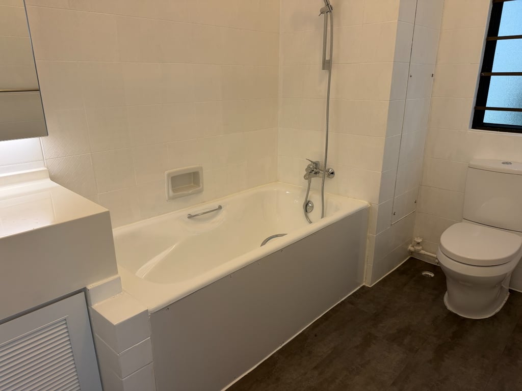 https://img.propertyraptor.com/cdn-cgi/imagedelivery/KD5bF_AFL0JDTbKLWF7z9g/ap8/ap8_001/hornet/prp/img/1f313d5b350d926ba0ac59159273023e-wtm.jpg/public