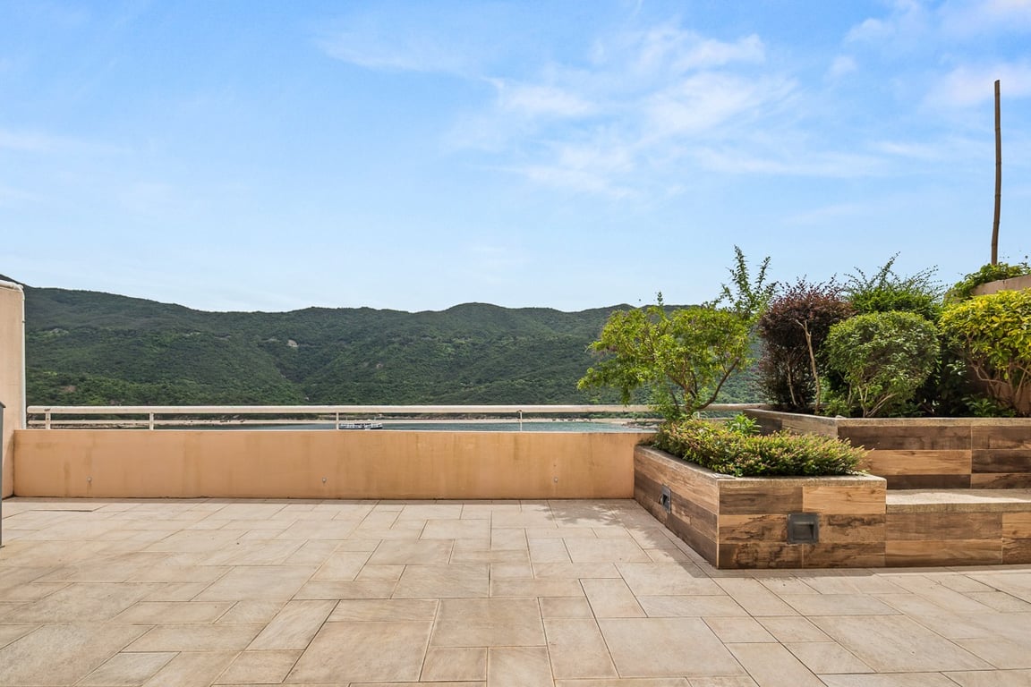 https://img.propertyraptor.com/cdn-cgi/imagedelivery/KD5bF_AFL0JDTbKLWF7z9g/ap8/ap8_001/hornet/prp/img/1f3cdc1613d8fa6c638f86cf22a6df47-wtm.jpg/public