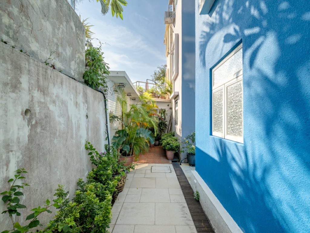 https://img.propertyraptor.com/cdn-cgi/imagedelivery/KD5bF_AFL0JDTbKLWF7z9g/ap8/ap8_001/hornet/prp/img/1f58343ee37bc870b74f6e189b2bf459.jpg/public