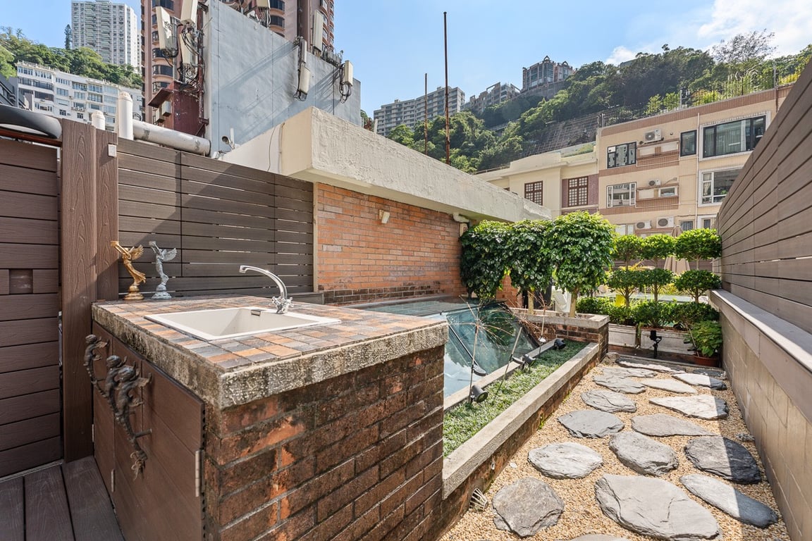 https://img.propertyraptor.com/cdn-cgi/imagedelivery/KD5bF_AFL0JDTbKLWF7z9g/ap8/ap8_001/hornet/prp/img/1f9262e5a5406553dfc6adce88f46efb-wtm.jpg/public