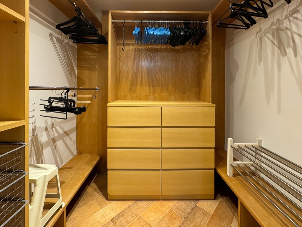 https://img.propertyraptor.com/cdn-cgi/imagedelivery/KD5bF_AFL0JDTbKLWF7z9g/ap8/ap8_001/hornet/prp/img/1fbcb80d49eef605a30a45d28891d4f7.jpg/public