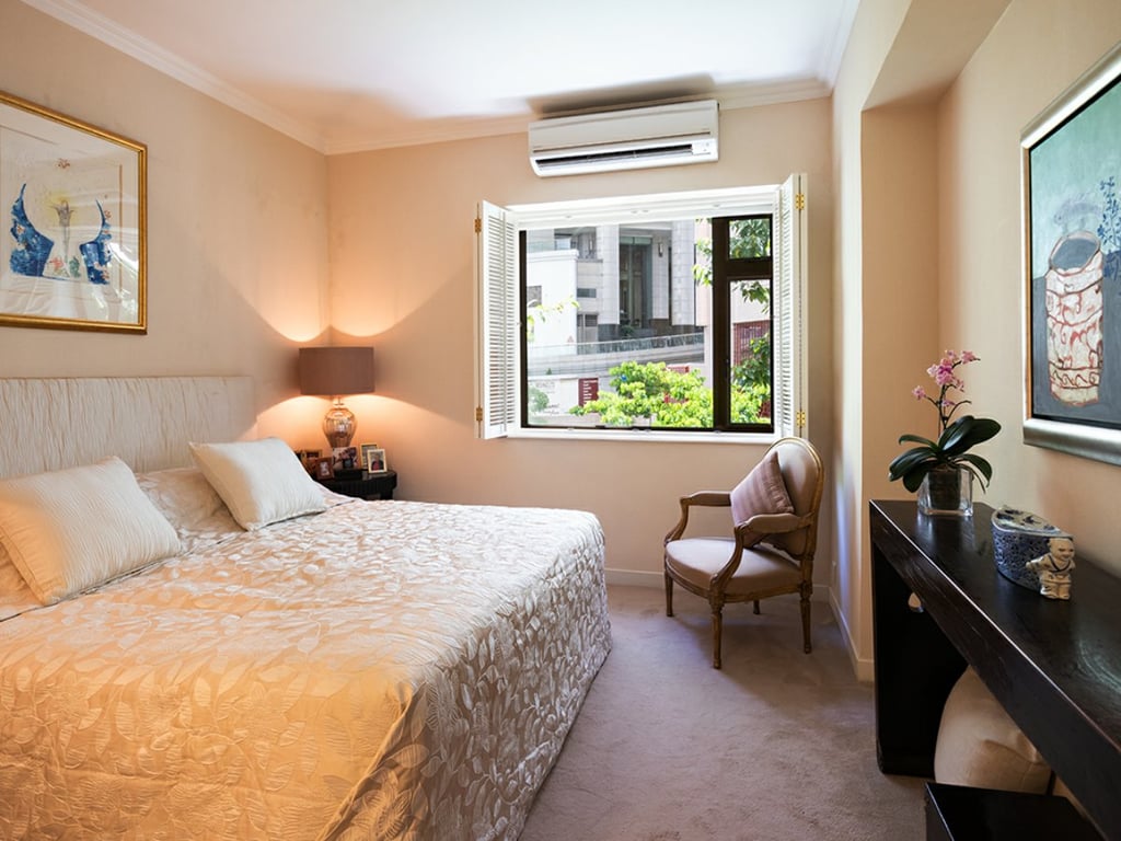 https://img.propertyraptor.com/cdn-cgi/imagedelivery/KD5bF_AFL0JDTbKLWF7z9g/ap8/ap8_001/hornet/prp/img/1fe45033159f42b4daed85387563e013.jpg/public
