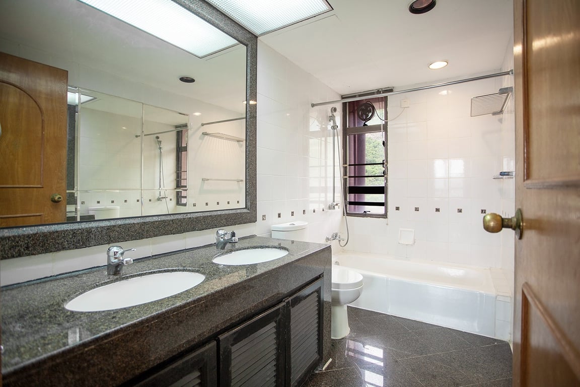 https://img.propertyraptor.com/cdn-cgi/imagedelivery/KD5bF_AFL0JDTbKLWF7z9g/ap8/ap8_001/hornet/prp/img/20187b5072944a1442634842f2202cff-wtm.jpg/public