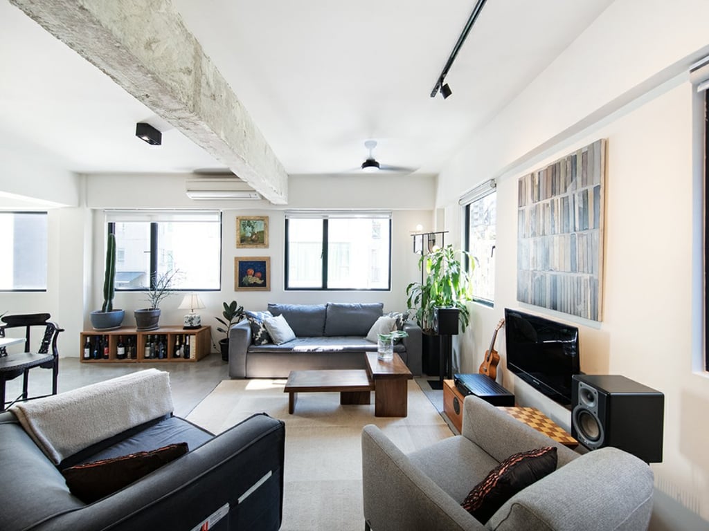 https://img.propertyraptor.com/cdn-cgi/imagedelivery/KD5bF_AFL0JDTbKLWF7z9g/ap8/ap8_001/hornet/prp/img/202903a0ff4ec9c686b60b2a6f109c0d.jpg/public