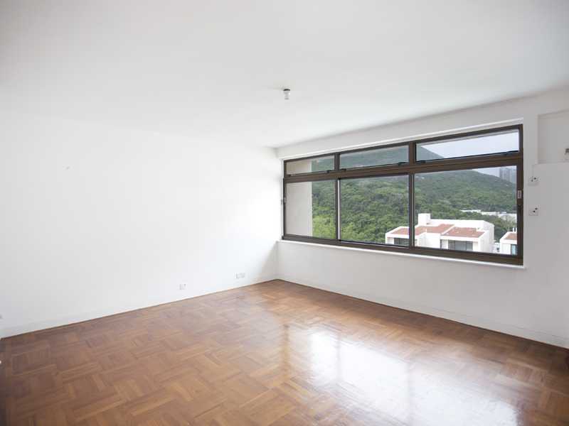 https://img.propertyraptor.com/cdn-cgi/imagedelivery/KD5bF_AFL0JDTbKLWF7z9g/ap8/ap8_001/hornet/prp/img/20838df2eb929120060bc36d55191ed5.jpg/public