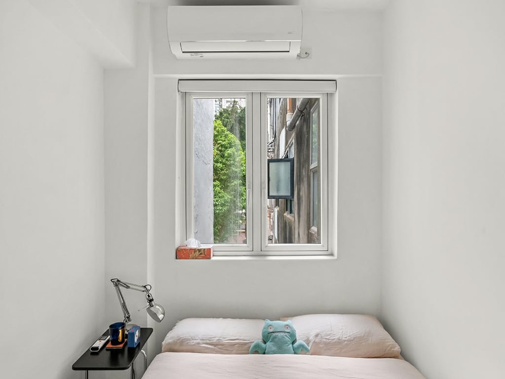 https://img.propertyraptor.com/cdn-cgi/imagedelivery/KD5bF_AFL0JDTbKLWF7z9g/ap8/ap8_001/hornet/prp/img/20ada6d33c7013696071de1e5fc9640f.jpg/public