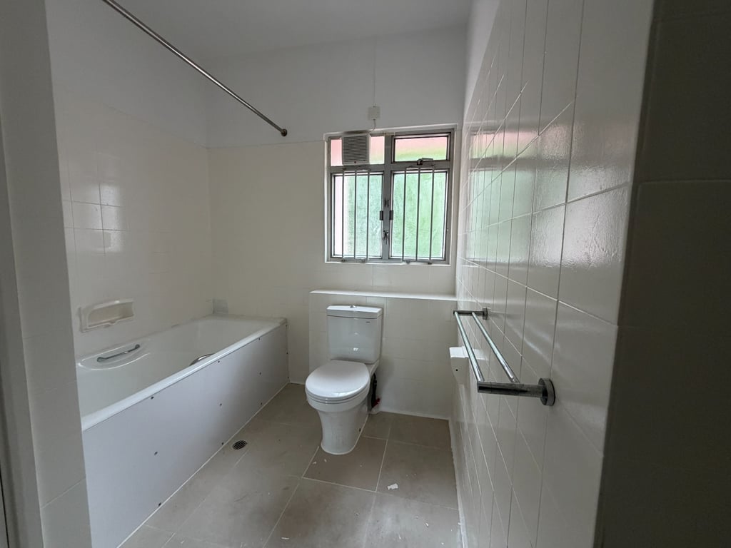 https://img.propertyraptor.com/cdn-cgi/imagedelivery/KD5bF_AFL0JDTbKLWF7z9g/ap8/ap8_001/hornet/prp/img/20e50abcabe100f28018de34e7e70ee6-wtm.jpg/public