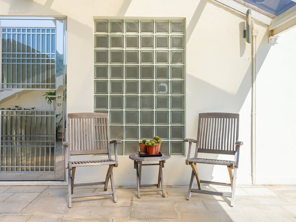 https://img.propertyraptor.com/cdn-cgi/imagedelivery/KD5bF_AFL0JDTbKLWF7z9g/ap8/ap8_001/hornet/prp/img/2162a43b923492a178ede6fc5bc4a3b9.jpg/public