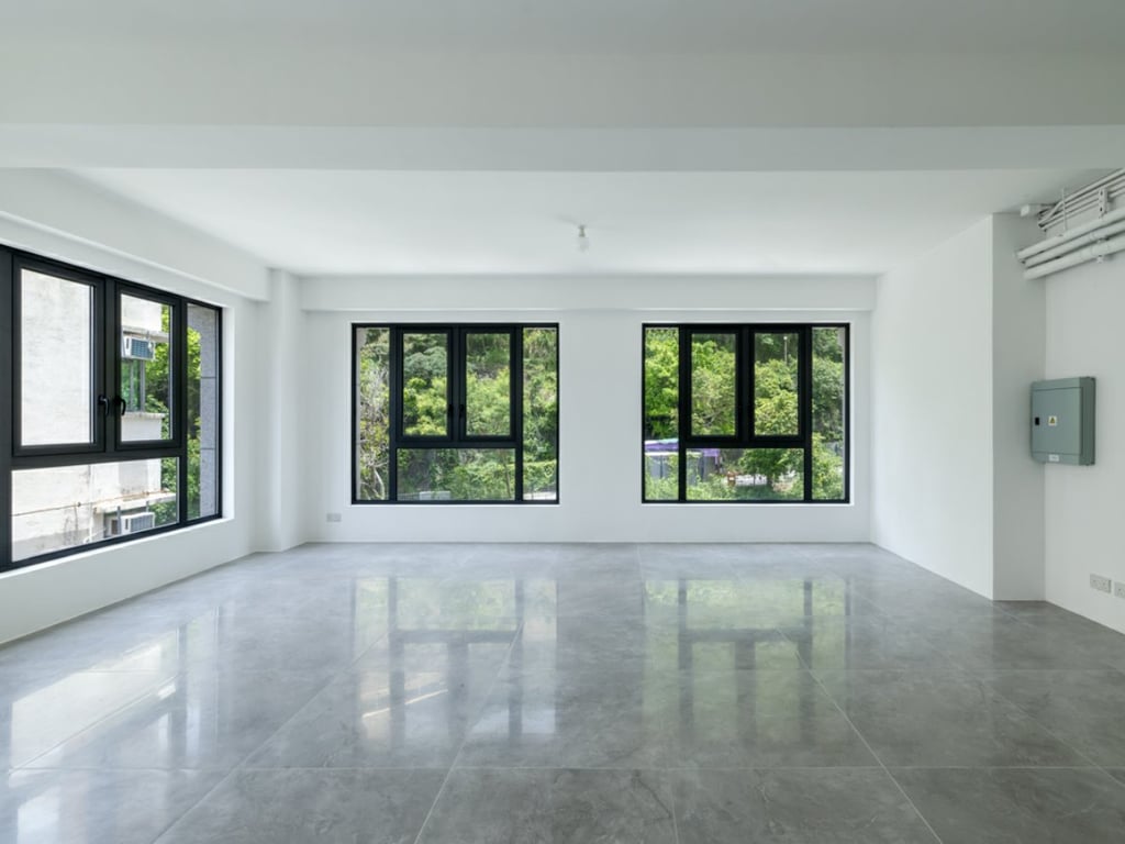 https://img.propertyraptor.com/cdn-cgi/imagedelivery/KD5bF_AFL0JDTbKLWF7z9g/ap8/ap8_001/hornet/prp/img/21977a882d7c2aa92799633fc3eb473a.jpg/public