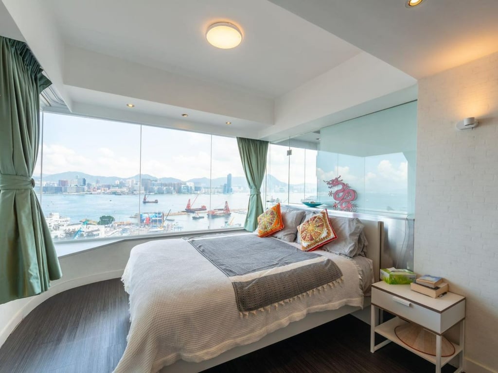 https://img.propertyraptor.com/cdn-cgi/imagedelivery/KD5bF_AFL0JDTbKLWF7z9g/ap8/ap8_001/hornet/prp/img/21b5d529e9faf3998cc81833317b1789.jpg/public