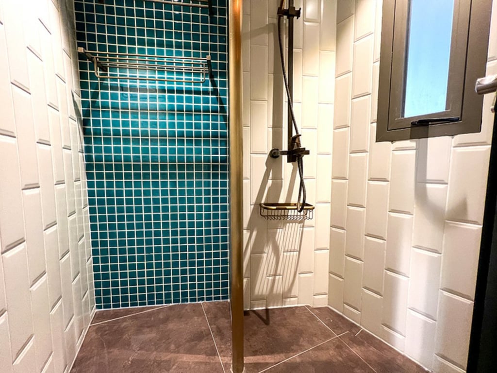 https://img.propertyraptor.com/cdn-cgi/imagedelivery/KD5bF_AFL0JDTbKLWF7z9g/ap8/ap8_001/hornet/prp/img/21b9c2b6e0deb7b29791ad4392e05352.jpg/public
