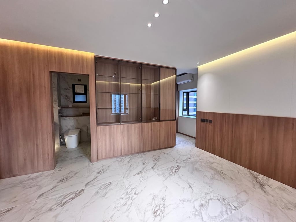 https://img.propertyraptor.com/cdn-cgi/imagedelivery/KD5bF_AFL0JDTbKLWF7z9g/ap8/ap8_001/hornet/prp/img/21c1df39715931b8efe558fbc2e6b21f-wtm.jpg/public