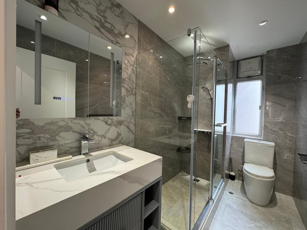 https://img.propertyraptor.com/cdn-cgi/imagedelivery/KD5bF_AFL0JDTbKLWF7z9g/ap8/ap8_001/hornet/prp/img/21dd19e99515ceb6c58aa4b9b8b24a67-wtm.jpg/public