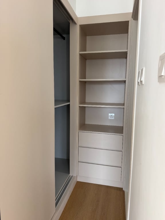 https://img.propertyraptor.com/cdn-cgi/imagedelivery/KD5bF_AFL0JDTbKLWF7z9g/ap8/ap8_001/hornet/prp/img/21e5b6636f9262bee593f49daede9e71-wtm.jpg/public