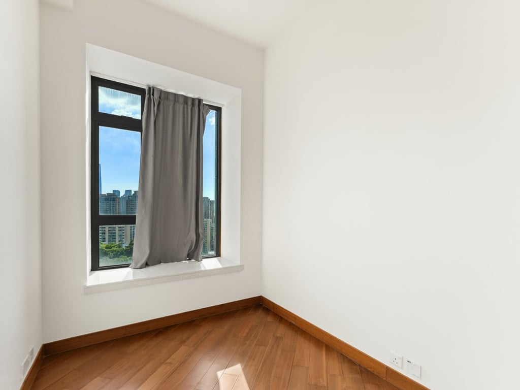 https://img.propertyraptor.com/cdn-cgi/imagedelivery/KD5bF_AFL0JDTbKLWF7z9g/ap8/ap8_001/hornet/prp/img/21f4b394e43c8b9ba22068d43b9608ae-wtm.jpg/public