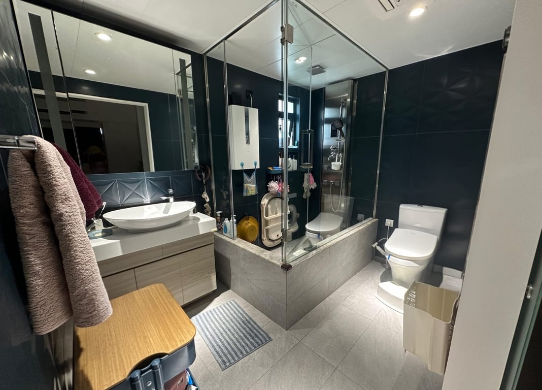 https://img.propertyraptor.com/cdn-cgi/imagedelivery/KD5bF_AFL0JDTbKLWF7z9g/ap8/ap8_001/hornet/prp/img/2201acbd706513e66e92ef8d753ad5f3-wtm.jpg/public